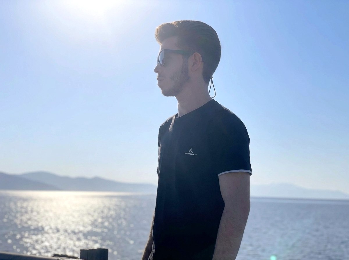 پویا دلنواز: داستان یک برنامه‌نویس جوان ایرانی | Backend Developer